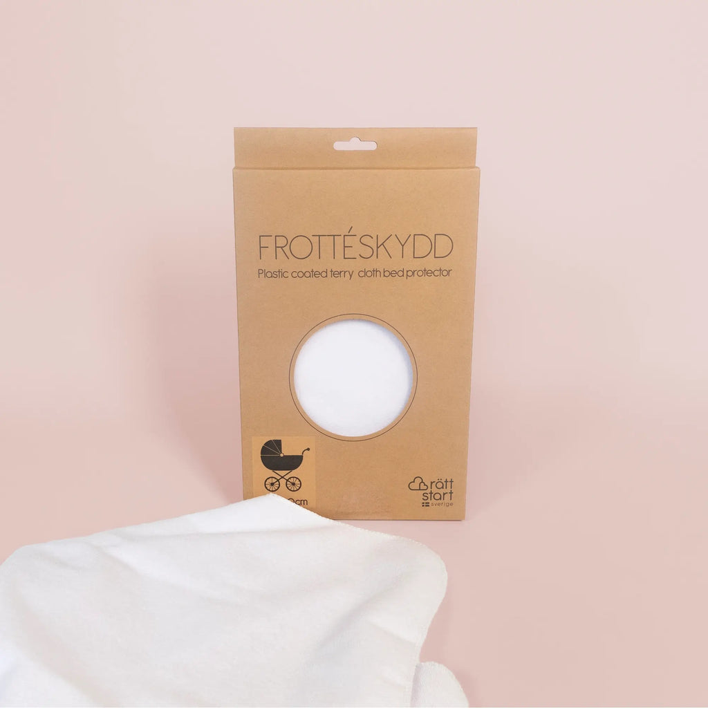 Frottéskydd för barn, andningsbart och allergisäkert material som absorberar fukt. Praktiskt skydd att använda i sängen, barnstolen, bilstolen eller soffan, lätt att tvätta och återanvända.