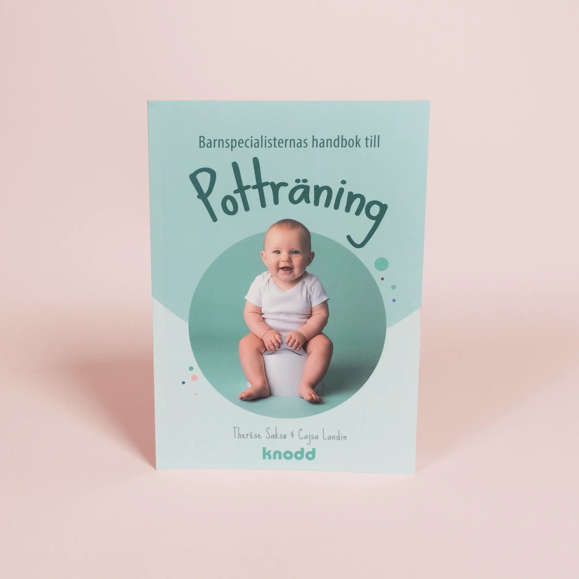 Praktisk handbok om potträning, framtagen av barnspecialister. Boken innehåller en tydlig steg-för-steg-metod med konkreta tips och tricks som bygger på vetenskap och erfarenhet.