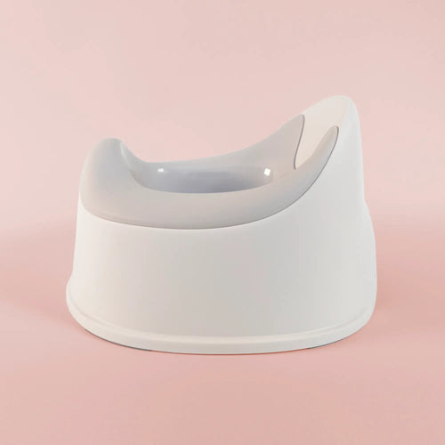 Barnpotta för potträning. En trygg och smidig potta med ergonomisk design, smart stänkskydd och lätt att tömma och rengöra. Tillverkad i giftfri plast för en säker potträning.